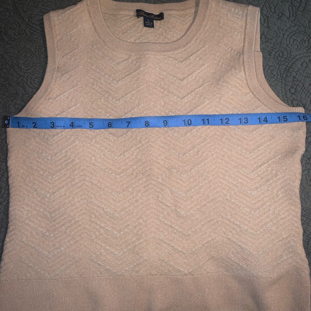 Brooks Brothers Large Women's Cream Sleeveless Sweater Vest wool great tailoring - Picture 3 of 8